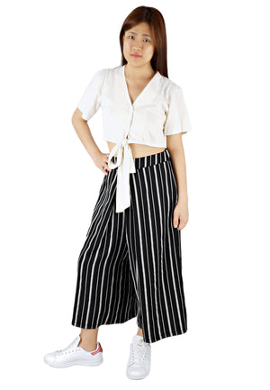 High Waisted Culottes in Black-Culottes-Elynn Reflection